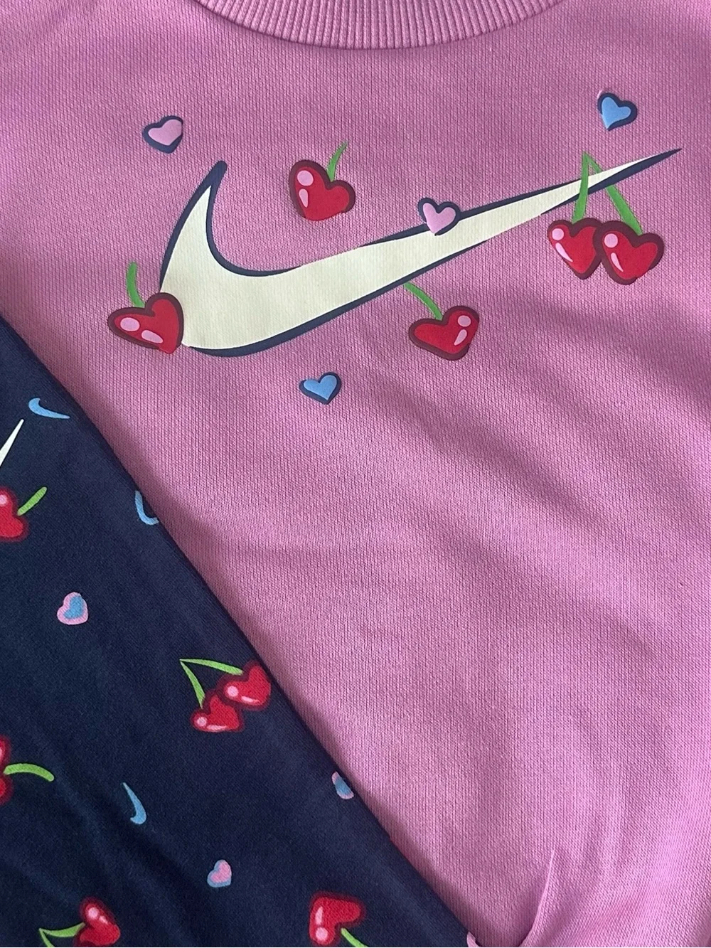 Nike Girls 4T 2pc Set Cherry Heart Print Sweatshirt & Flare Legging Pants NWT